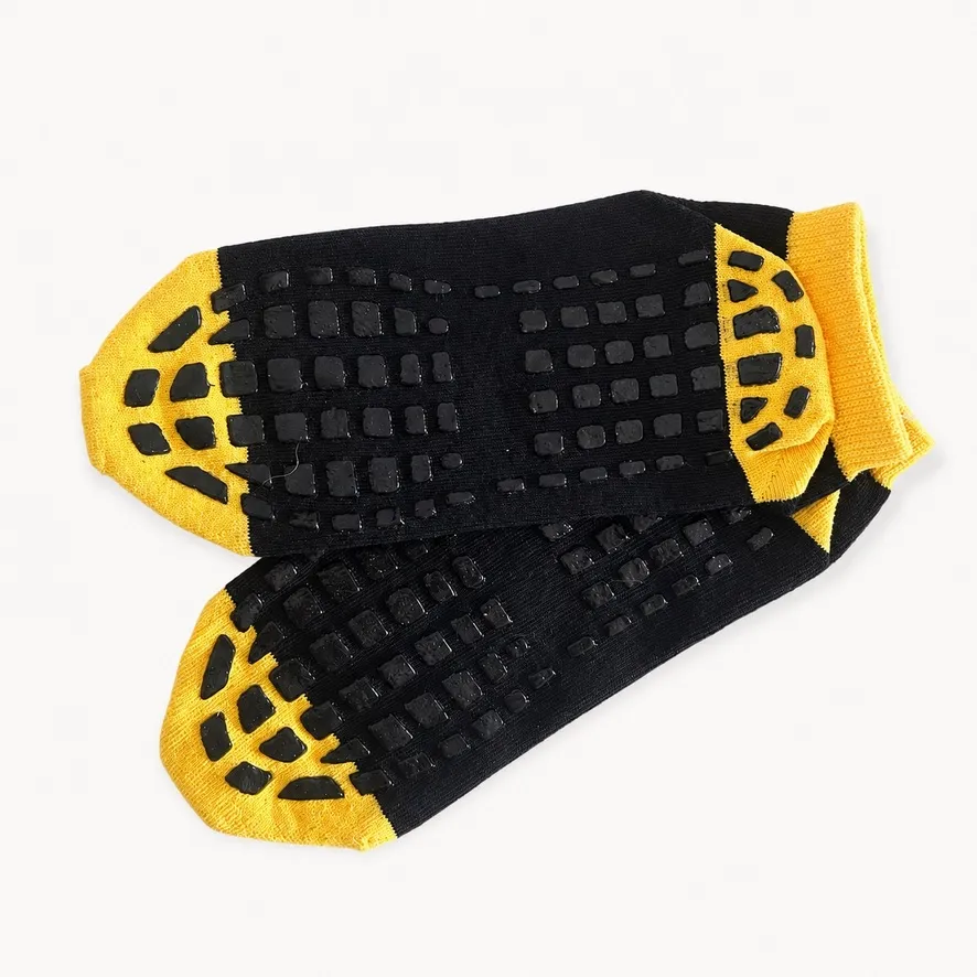 Calcetines_antiderrapentes_2.webp